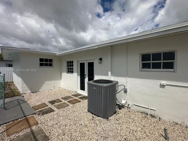 3960 NW 174th St, Miami Gardens, FL 33055