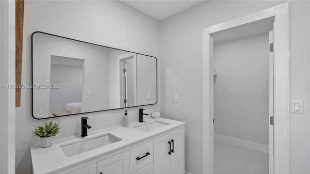 3960 NW 174th St, Miami Gardens, FL 33055