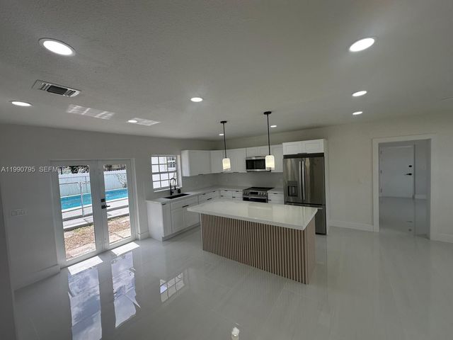 3960 NW 174th St, Miami Gardens, FL 33055