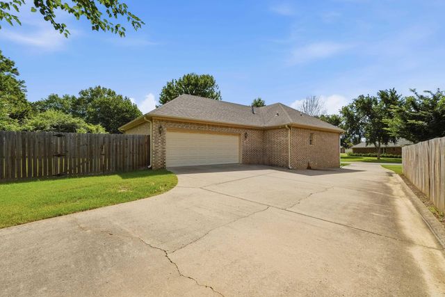 3150 Boone Drive, Conway, AR 72034