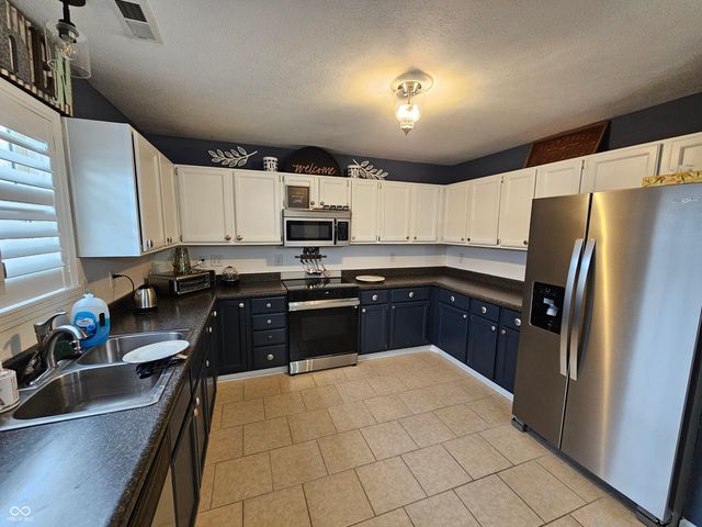 5747 Spring Oaks Way, Indianapolis, IN 46237