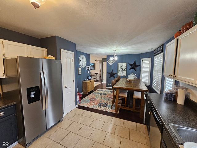 5747 Spring Oaks Way, Indianapolis, IN 46237