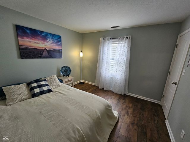 5747 Spring Oaks Way, Indianapolis, IN 46237