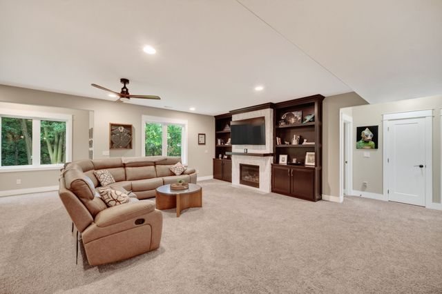 4715 Wisconsin Avenue, Des Moines, IA 50317
