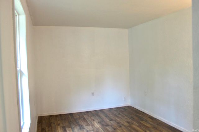 10209 8A Road, Plymouth, IN 46563