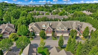 9 Hathaway Lane, Manhasset, NY 11030