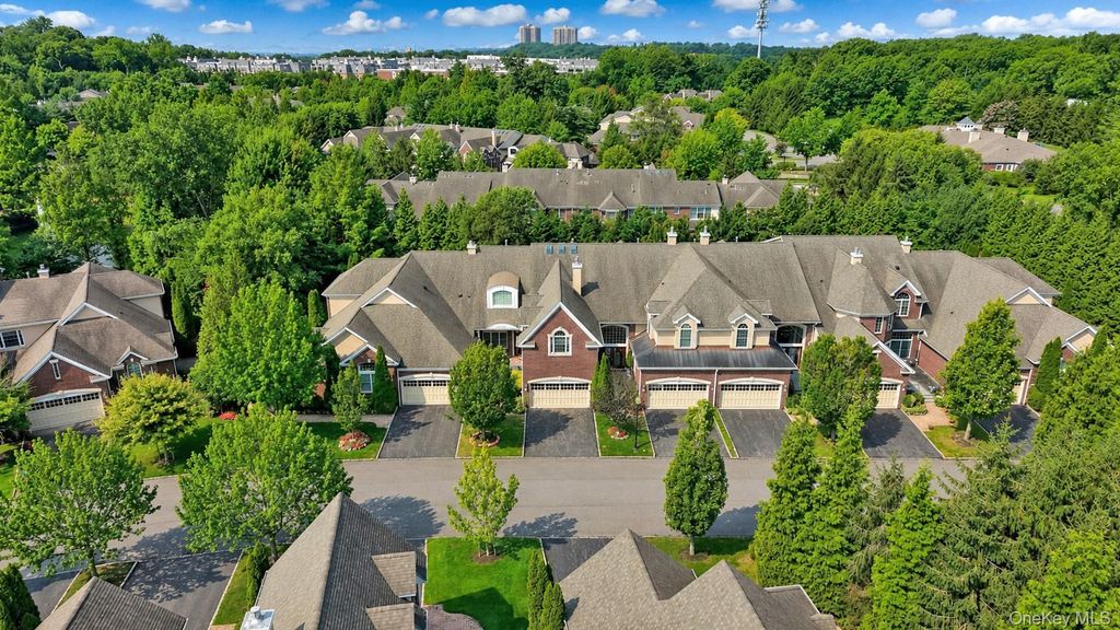 9 Hathaway Lane, Manhasset, NY 11030 — exterior