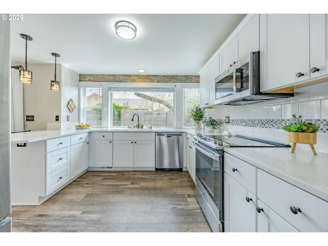 4115 BERRYWOOD Dr, Eugene, OR 97404