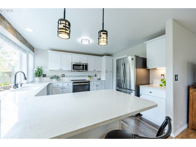 4115 BERRYWOOD Dr, Eugene, OR 97404