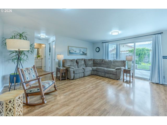 4115 BERRYWOOD Dr, Eugene, OR 97404