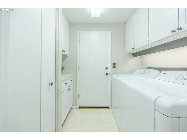 4115 BERRYWOOD Dr, Eugene, OR 97404