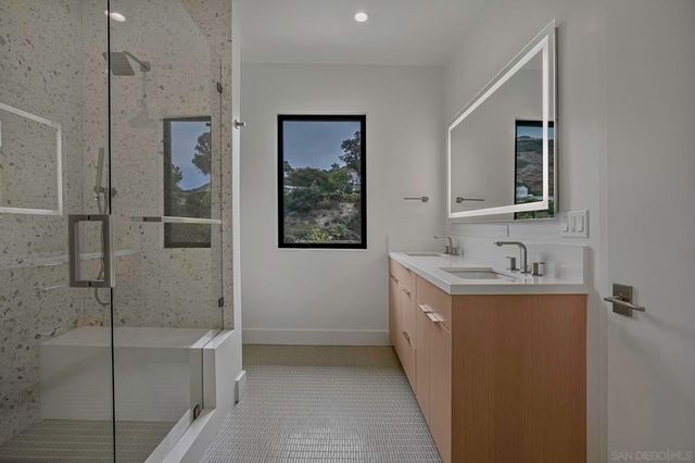 6255 Dowling Dr, La Jolla, CA 92037