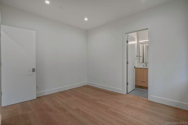 6255 Dowling Dr, La Jolla, CA 92037