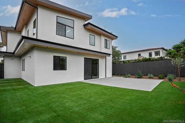 6255 Dowling Dr, La Jolla, CA 92037