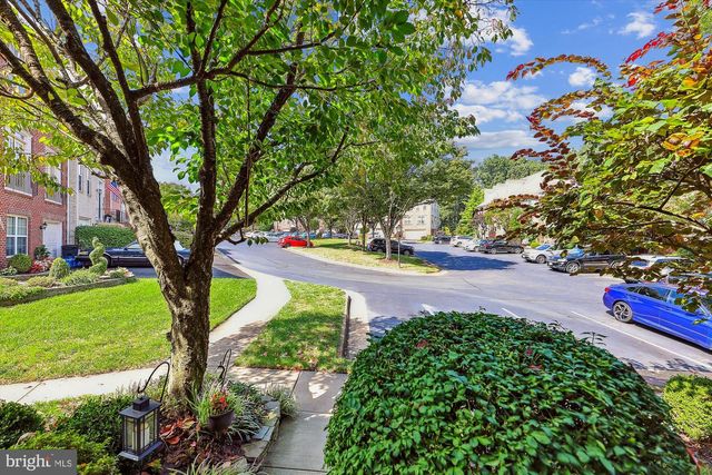 7445 GILLINGHAM ROW, Alexandria, VA 22315