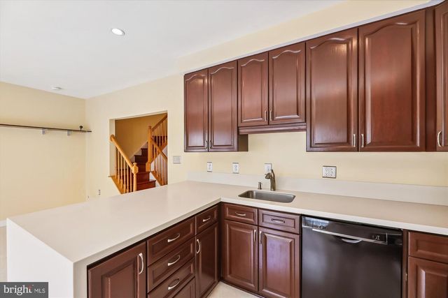 7445 GILLINGHAM ROW, Alexandria, VA 22315