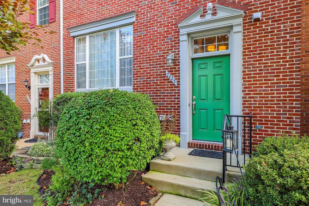 7445 GILLINGHAM ROW, Alexandria, VA 22315