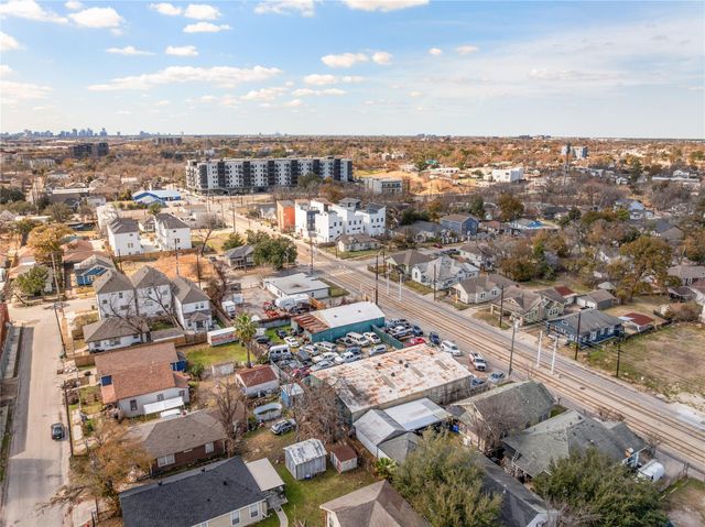 902 Boundary Street, Houston, TX 77009