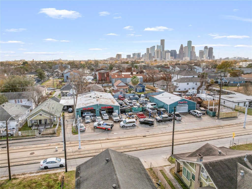 902 Boundary Street, Houston, TX 77009