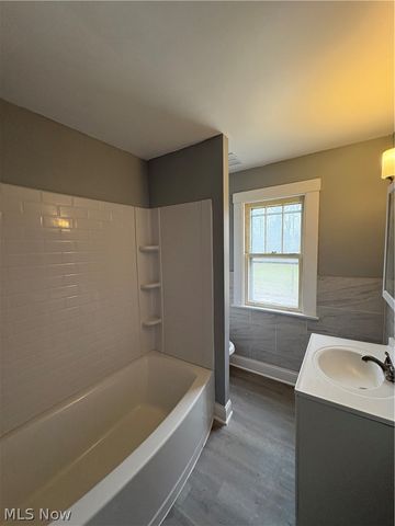 3016 Hudson Avenue, Youngstown, OH 44511