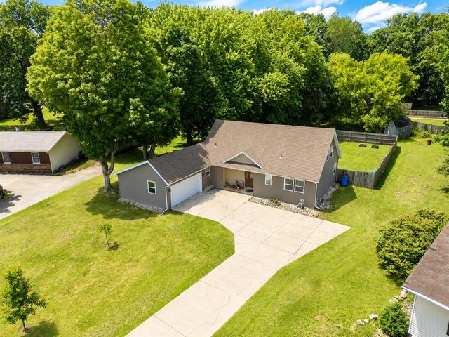 56782 Bow Drive, Three Rivers, MI 49093