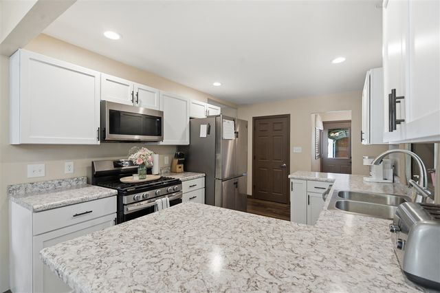 56782 Bow Drive, Three Rivers, MI 49093