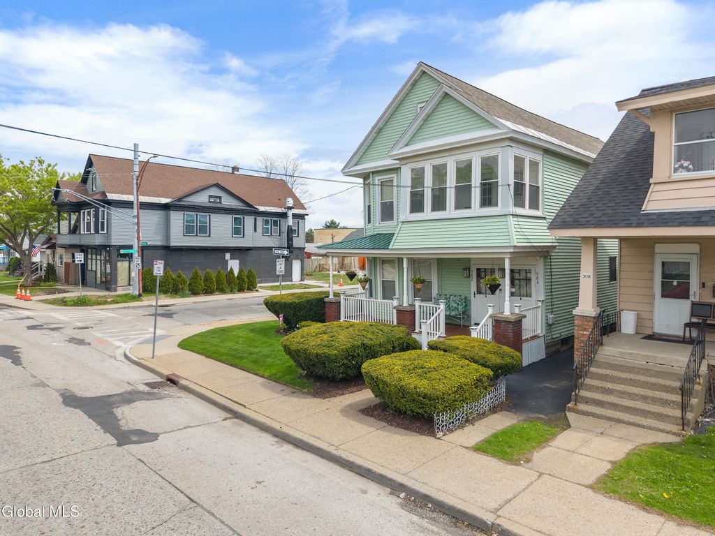 302-304 Michigan Avenue, Schenectady, NY 12303