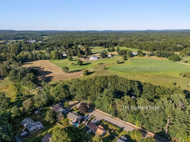 314 Highland St, Hamilton, MA 01982