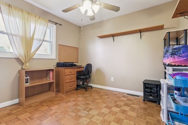 62 Hahn Road, Guilford, CT 06437