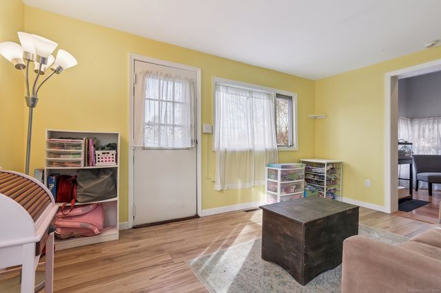 62 Hahn Road, Guilford, CT 06437