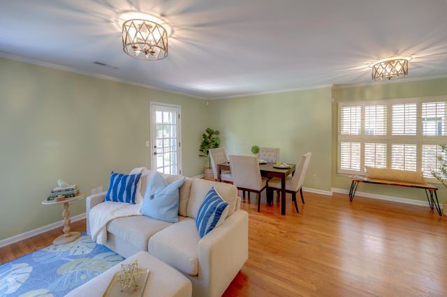 1023 Plantation Court, Mount Pleasant, SC 29464