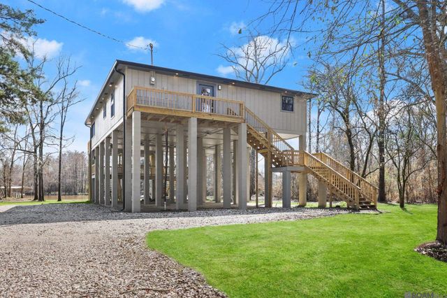 10013 Horseshoe Dr, Saint George, LA 70817