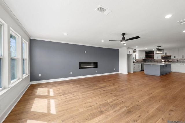 10013 Horseshoe Dr, Saint George, LA 70817