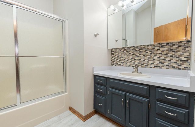 S32W31809 Squire COURT, Waukesha, WI 53189