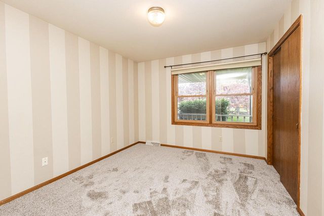 S32W31809 Squire COURT, Waukesha, WI 53189