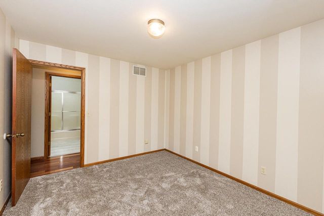 S32W31809 Squire COURT, Waukesha, WI 53189