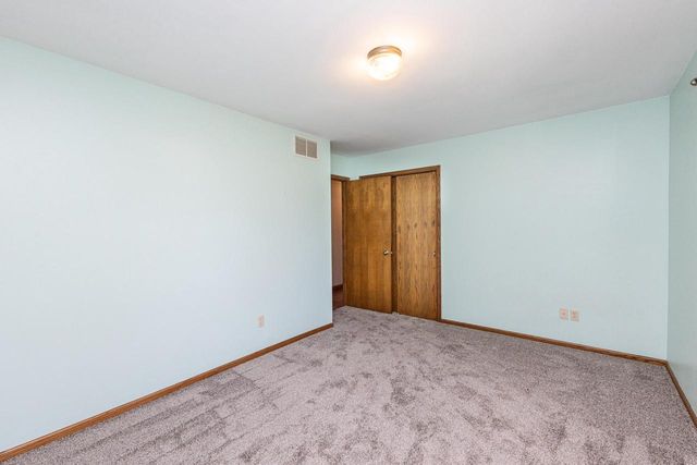 S32W31809 Squire COURT, Waukesha, WI 53189