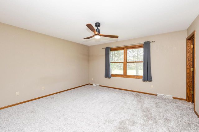 S32W31809 Squire COURT, Waukesha, WI 53189