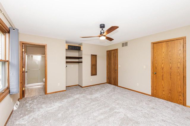 S32W31809 Squire COURT, Waukesha, WI 53189