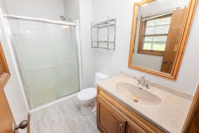 S32W31809 Squire COURT, Waukesha, WI 53189