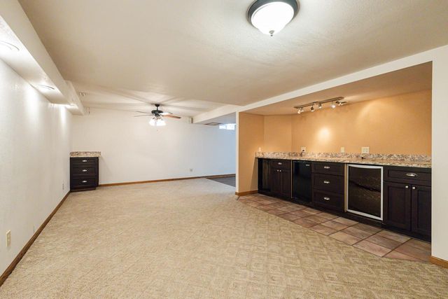 S32W31809 Squire COURT, Waukesha, WI 53189