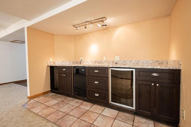 S32W31809 Squire COURT, Waukesha, WI 53189