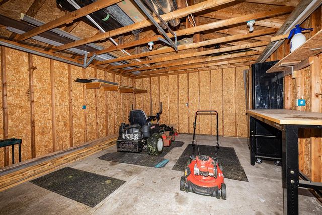 S32W31809 Squire COURT, Waukesha, WI 53189