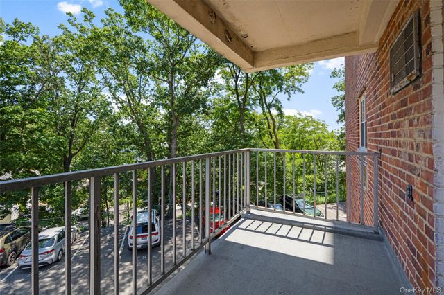 20 Secor Place 2S, Yonkers, NY 10704
