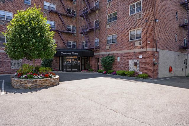 20 Secor Place 2S, Yonkers, NY 10704