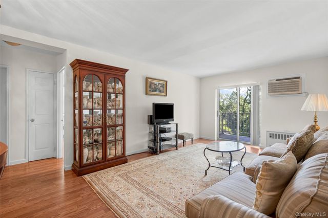 20 Secor Place 2S, Yonkers, NY 10704