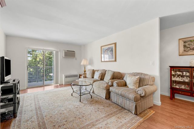 20 Secor Place 2S, Yonkers, NY 10704