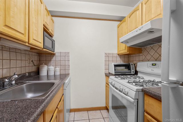 20 Secor Place 2S, Yonkers, NY 10704