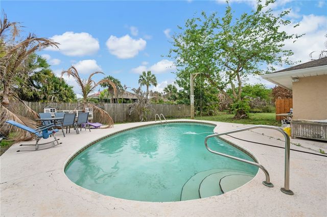 1096 54th Avenue, Vero Beach, FL 32966