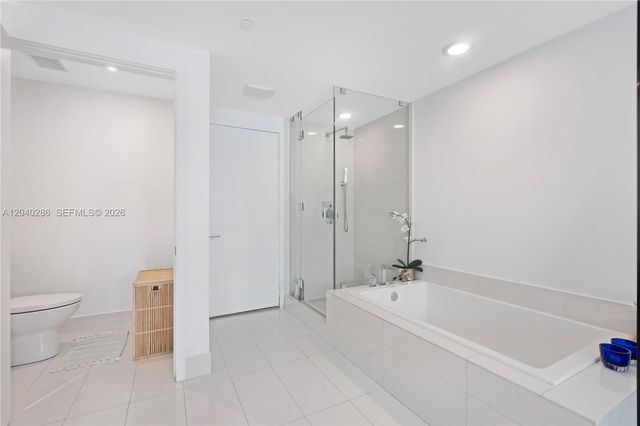 650 NE 32nd St 703, Miami, FL 33137